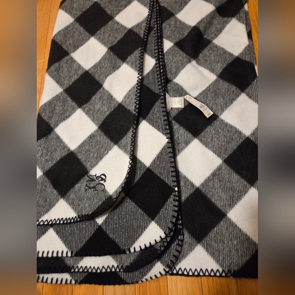 NWT NEW YORK &Co BLACK/WHITE CHECKERS VERY SOFT FLEECE 50 X 60 IN BLANKET